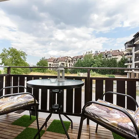 Vutovi's Corner Made With Care