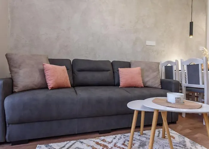 Vutovi's Corner Made With Care Apartment *