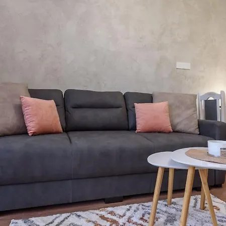 Vutovi's Corner Made With Care Apartman *