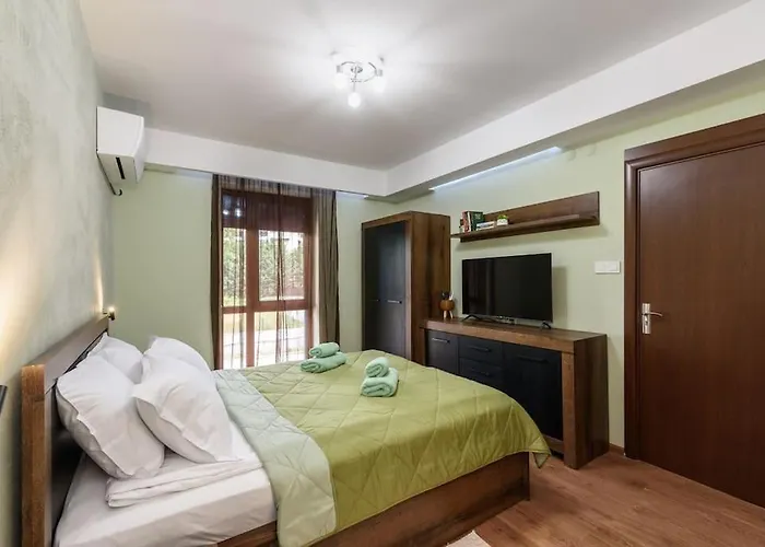 Vutovi's Corner Made With Care Banszko