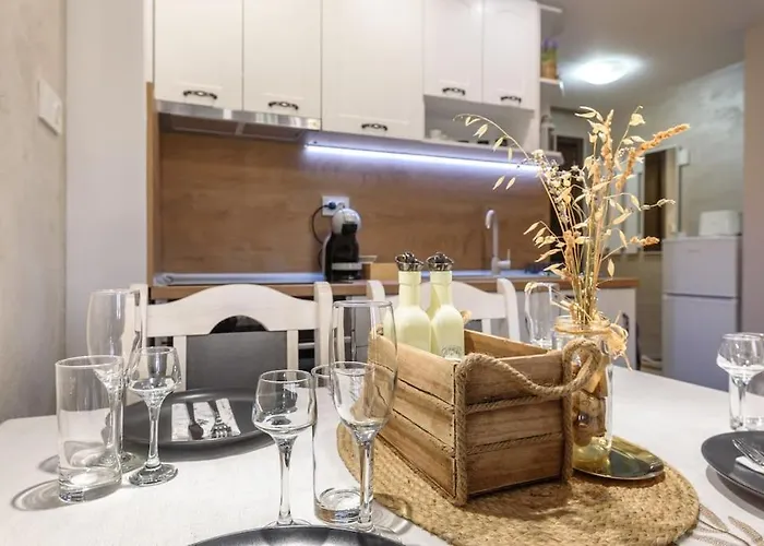 Vutovi's Corner Made With Care Apartman *