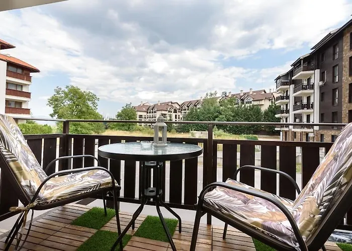 Vutovi's Corner Made With Care Banszko