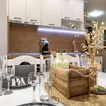 Vutovi's Corner Made With Care Apartment *