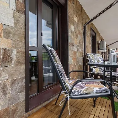 Vutovi's Corner Made With Care