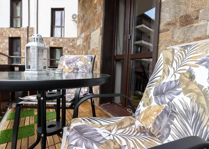 Vutovi's Corner Made With Care *